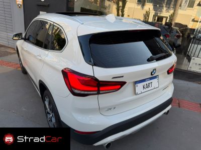 BMW X1 sDrive20i X-Line 2.0T 16v 2021 - miniatura 4