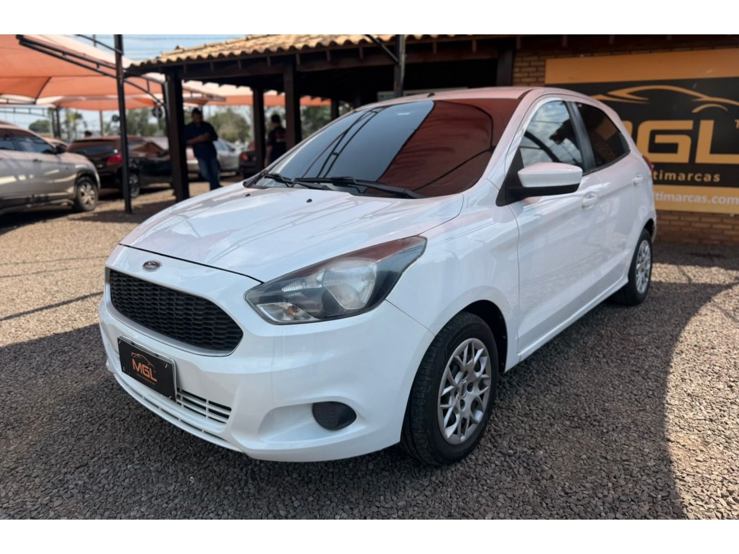 Vista principal de FORD Ka Hatch SE 1.0 12v 2015
