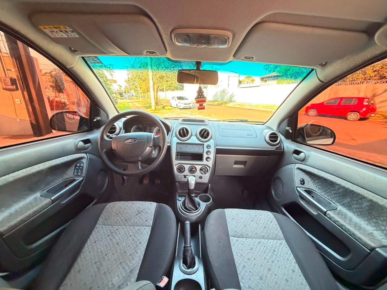 FORD Fiesta Hatch SE 1.6 16v 2014 - miniatura 5