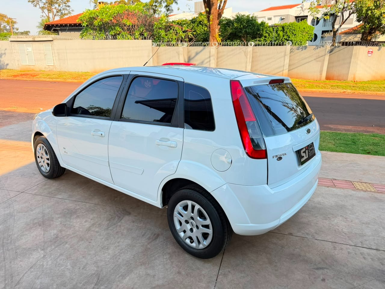 FORD Fiesta Hatch SE 1.6 16v 2014 - miniatura 9