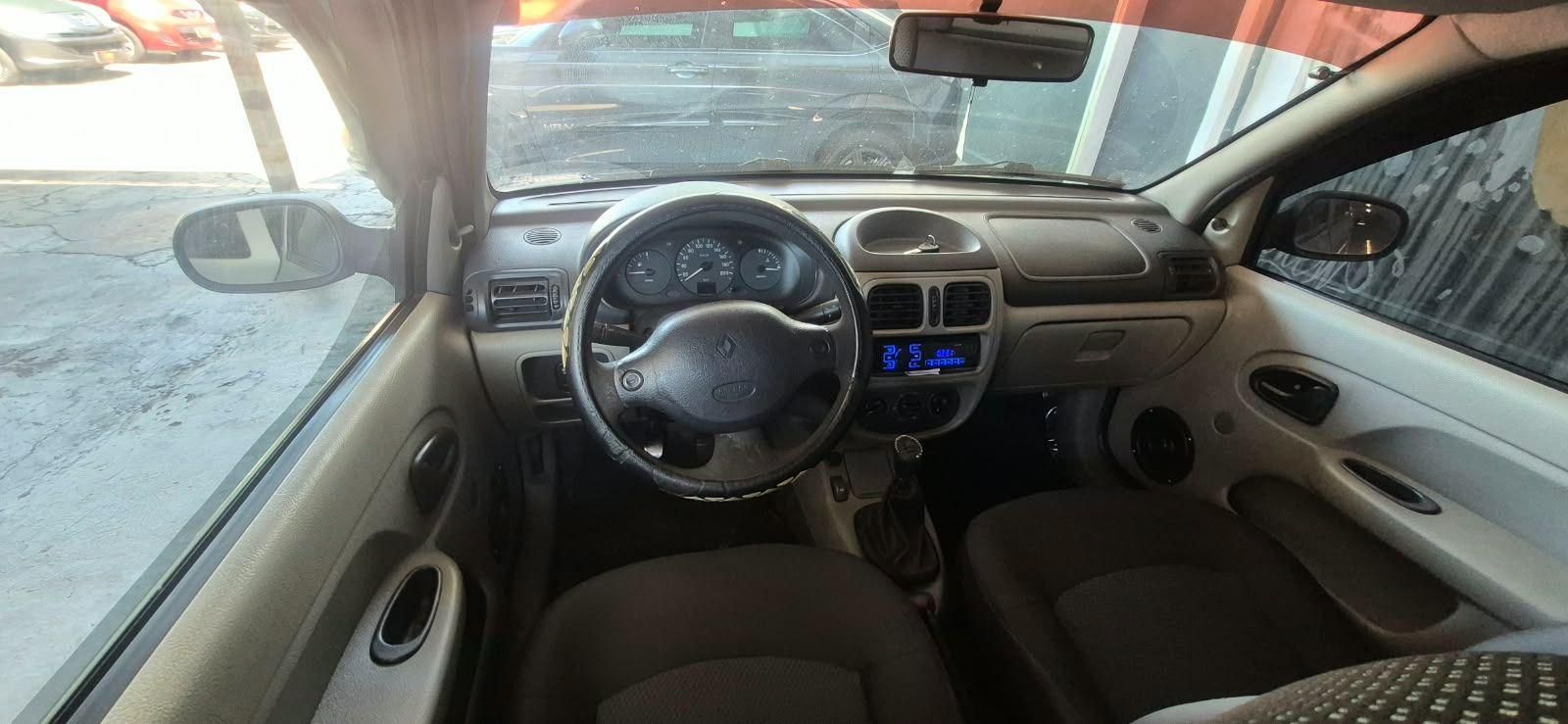 RENAULT Clio Sedan Authentique 1.0 16v 2004 - miniatura 9