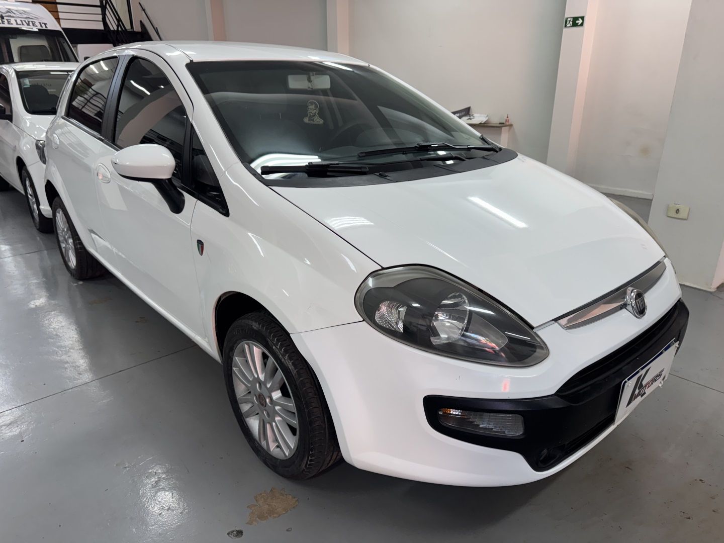 Vista principal de FIAT Punto Attractive 1.4 2013