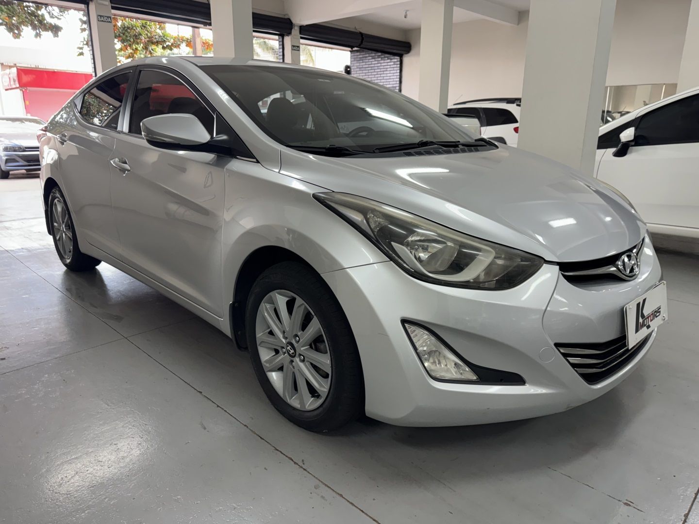 Vista principal de HYUNDAI Elantra GLS 2.0 16v 2014