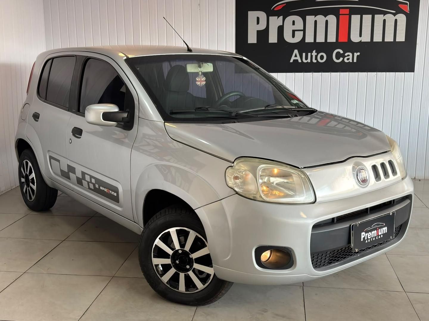 Vista principal de FIAT Uno Vivace 1.0 4p. 2012