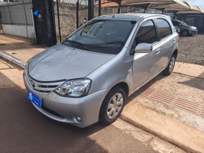 TOYOTA Etios X 1.3 16v 2013 - miniatura 2