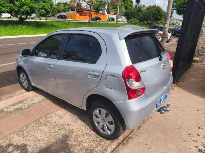 TOYOTA Etios X 1.3 16v 2013 - miniatura 3