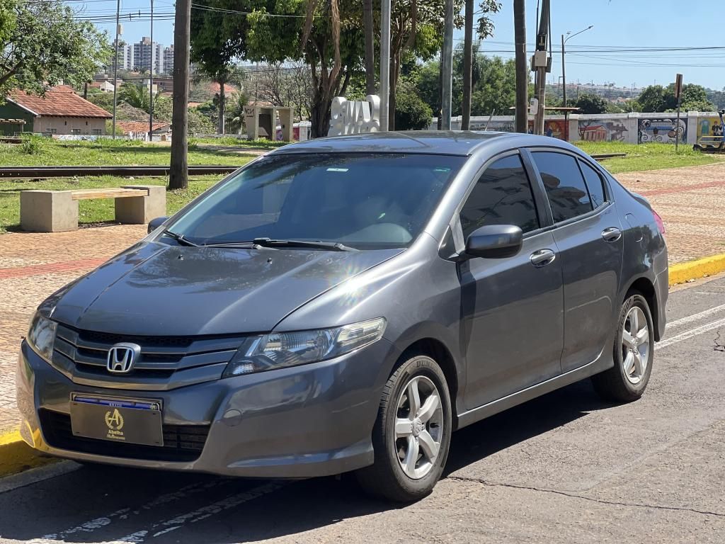 Vista principal de HONDA City LX 1.5 16v 2011