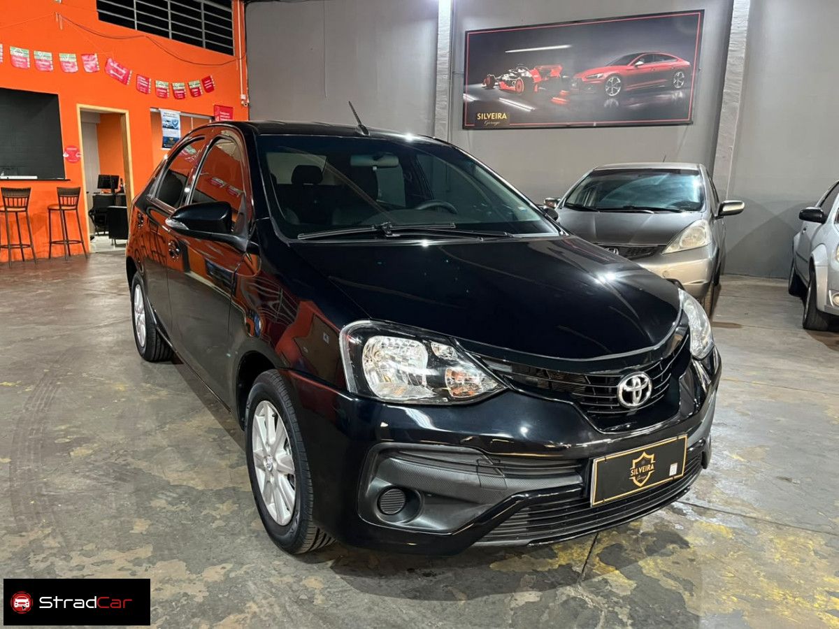 Vista principal de TOYOTA Etios Sedan X Plus 1.5 16v 2019