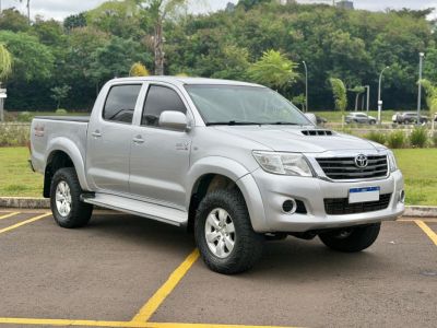 TOYOTA Hilux STD D4-D 2.8TDi 16v 4X4 C.D. 2013