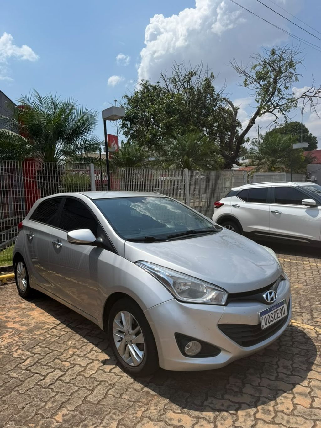 Vista principal de HYUNDAI HB20 Premium 1.6 16v 2015