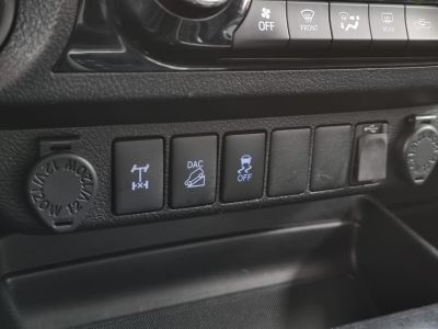 TOYOTA Hilux SRX D4-D 2.8TDi 16v 4X4 C.D. 2017 - miniatura 18