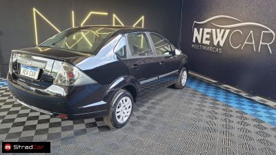 FORD Fiesta Sedan 1.0 2013 - miniatura 4