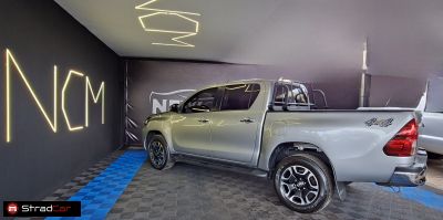 TOYOTA Hilux SRV D4-D 2.8TDi 16v 4X4 C.D. 2022 - miniatura 4