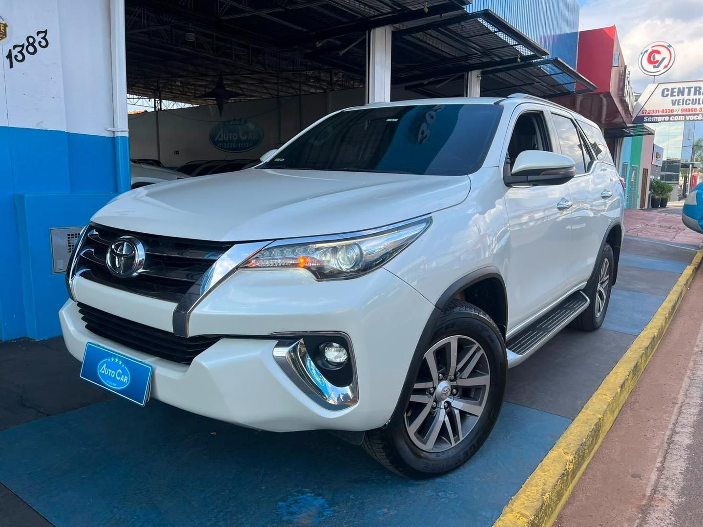 Vista principal de TOYOTA Hilux SW4 SRX D4-D 2.8TDi 16v 4x4 2019
