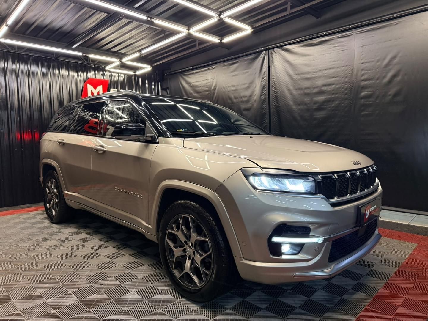 Vista principal de JEEP Commander Overland 1.3 16v T270 2022