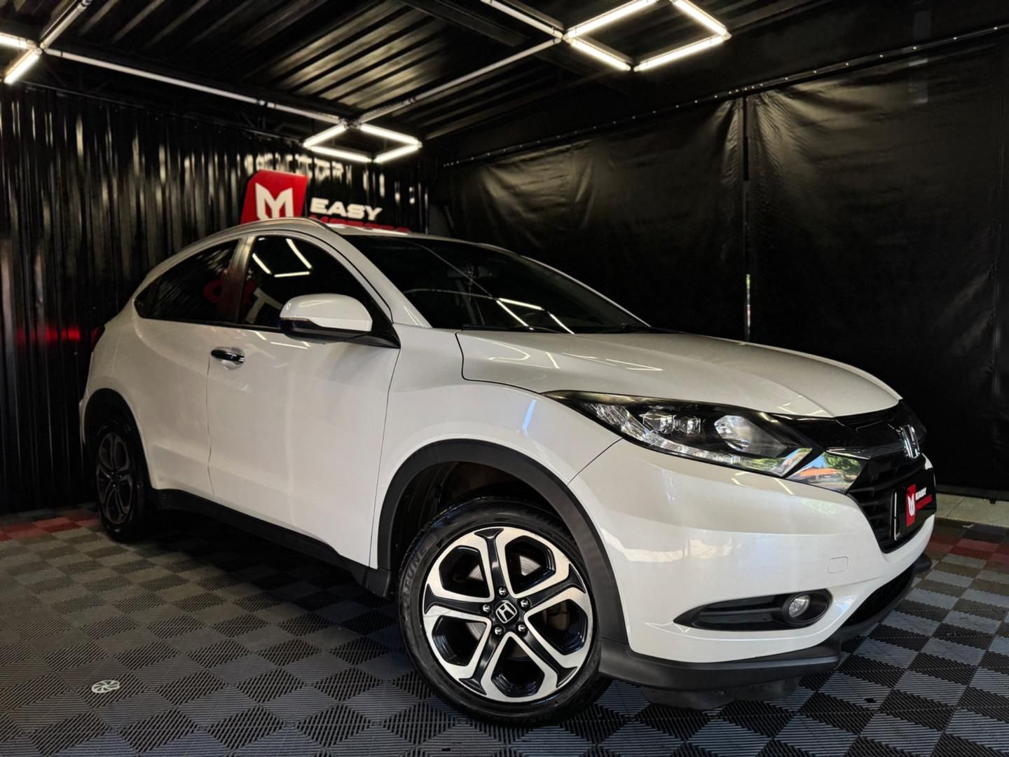 Vista principal de HONDA HR-V Touring 1.8 16v 2017
