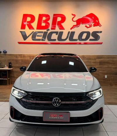 VOLKSWAGEN Jetta GLi 2.0 16v TSi 2024 - miniatura 2