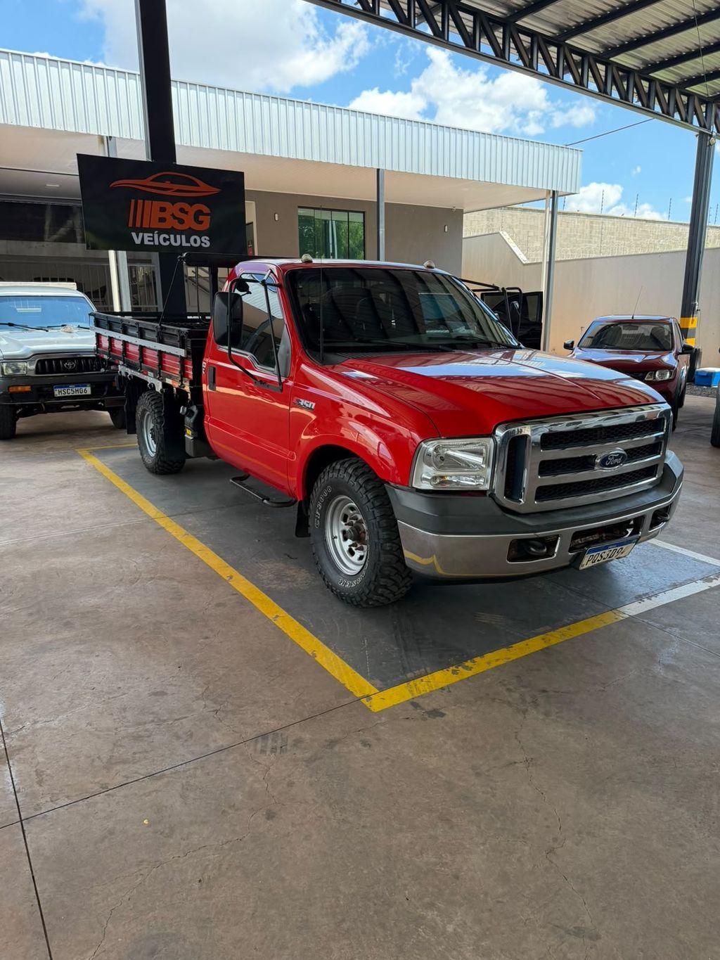 Vista principal de FORD F350 2.8TDi 2015