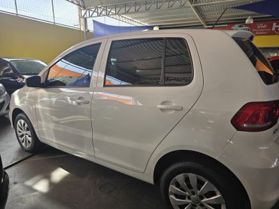VOLKSWAGEN Fox Trendline 1.0 12v 4p. 2017 - miniatura 6
