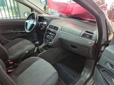 FIAT Punto Essence 1.6 16v 2011 - miniatura 11
