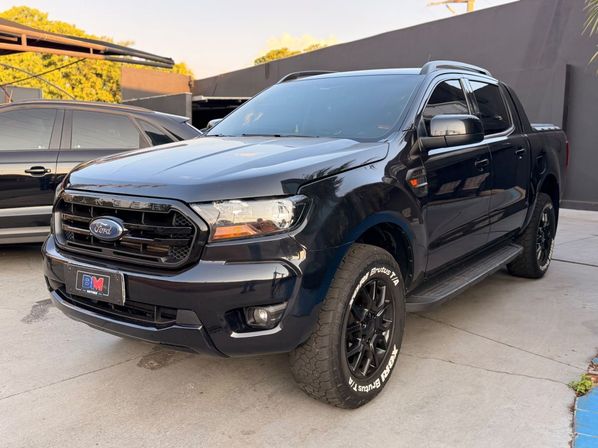 Vista principal de FORD Ranger Black 2.2TDCi 16v C.D. 2023