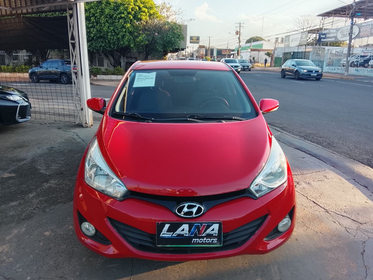 Vista principal de HYUNDAI HB20 Premium 1.6 16v 2013