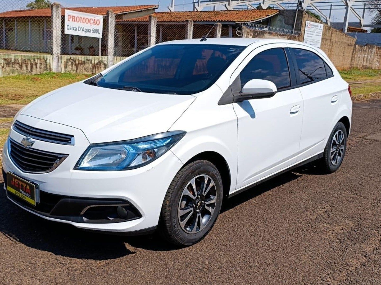 Vista principal de CHEVROLET Onix LTZ 1.4 2014