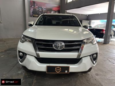 TOYOTA Hilux SW4 SRX D4-D 2.8TDi 16v 4x4 2017 - miniatura 2
