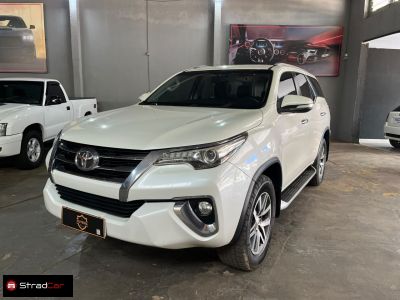 TOYOTA Hilux SW4 SRX D4-D 2.8TDi 16v 4x4 2017 - miniatura 3