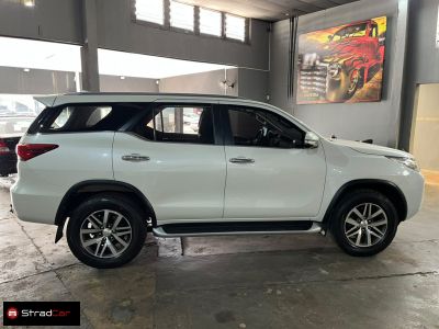 TOYOTA Hilux SW4 SRX D4-D 2.8TDi 16v 4x4 2017 - miniatura 7