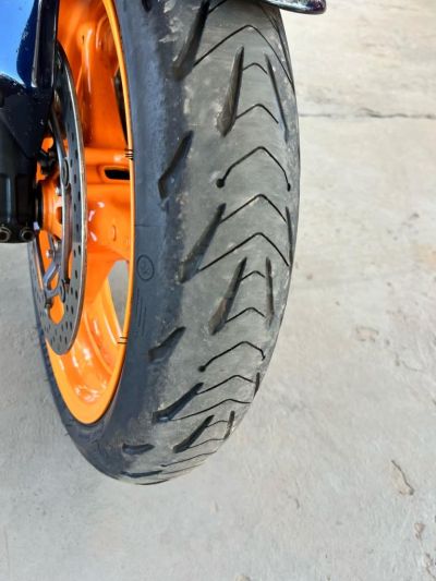 HONDA CBR 1000RR Fireblade 2011 - miniatura 8