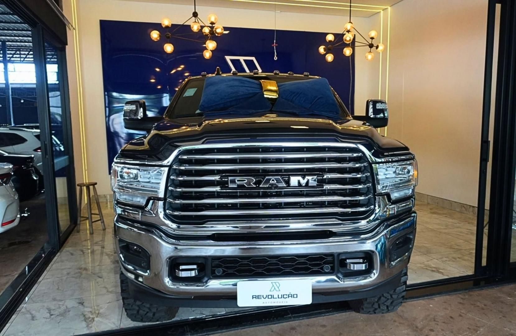 Vista principal de RAM 3500 Limited Edition Longhorn 6.7TDi 24v 4X4 C.D. 2024