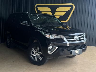TOYOTA Hilux SW4 SR 2.7 16v 2017