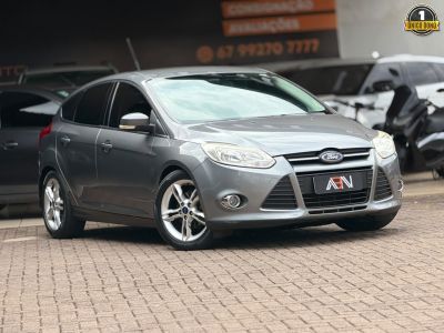 FORD Focus Hatch SE 2.0 16v PowerShift 2014