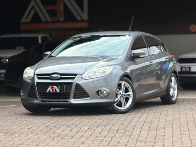 FORD Focus Hatch SE 2.0 16v PowerShift 2014 - miniatura 2