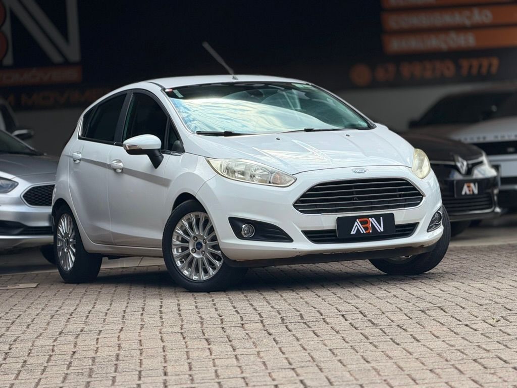 Vista principal de FORD Fiesta Hatch Titanium 1.6 16v PowerShift 2014