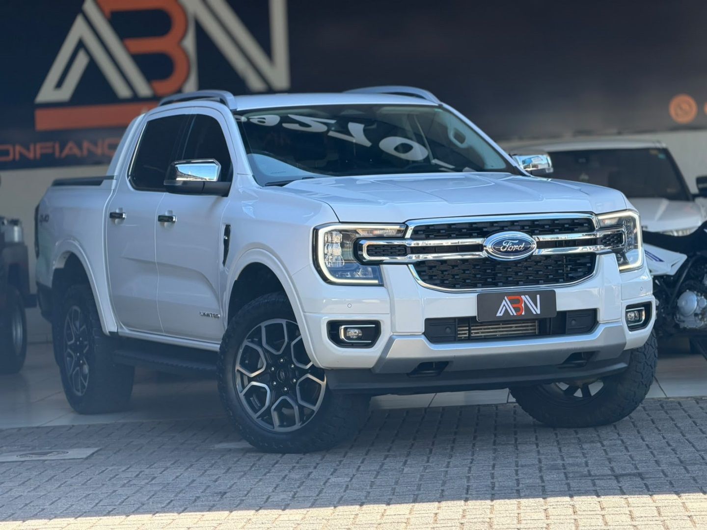 Vista principal de FORD Ranger Limited 3.0TDi V6 24v 4WD C.D. 2024