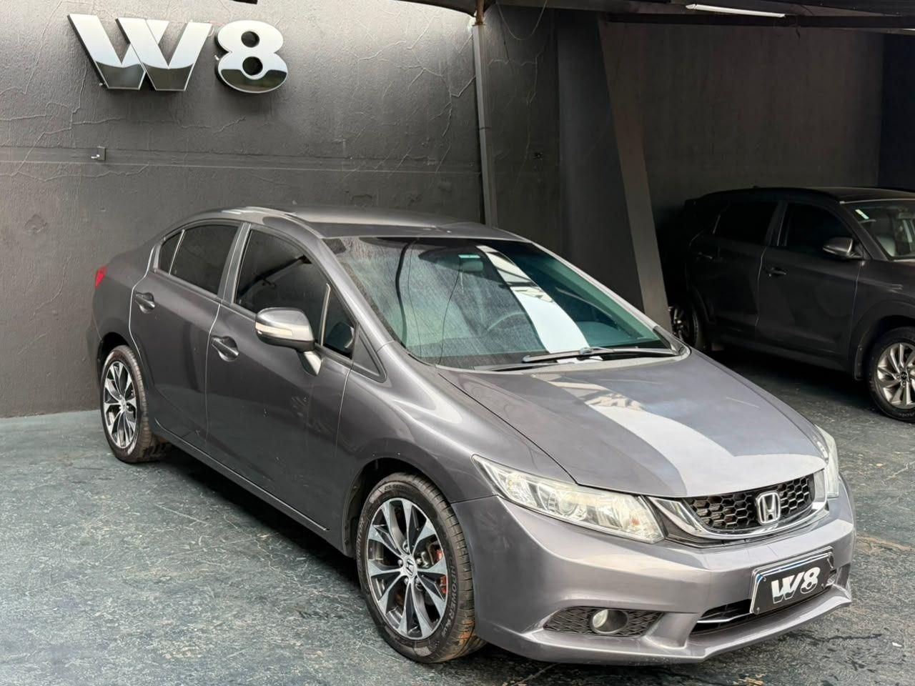 Vista principal de HONDA Civic LXR 2.0 16v 2015