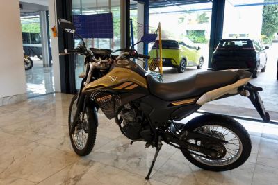 YAMAHA XTZ 250 Lander 2023 - miniatura 4