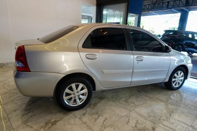 TOYOTA Etios Sedan XLS 1.5 16v 2017 - miniatura 9