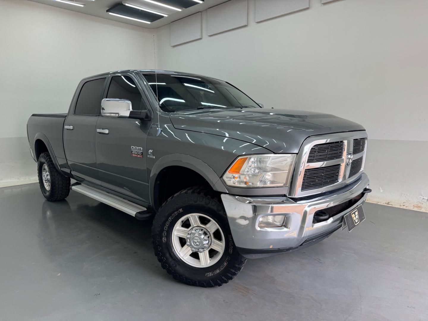 Vista principal de RAM 2500 Laramie 6.7TDi 24v 4X4 C.D. 2012