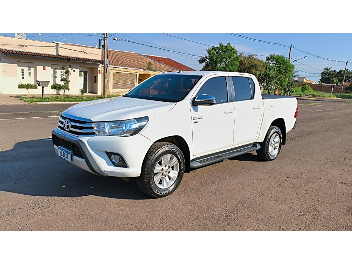 Vista principal de TOYOTA Hilux SRV 2.7 16v 4x4 C.D. 2018