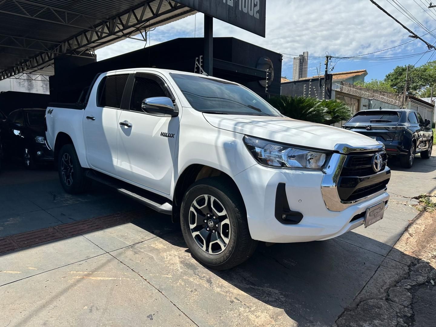 Vista principal de TOYOTA Hilux SRV D4-D 2.8TDi 16v 4X4 C.D. 2022