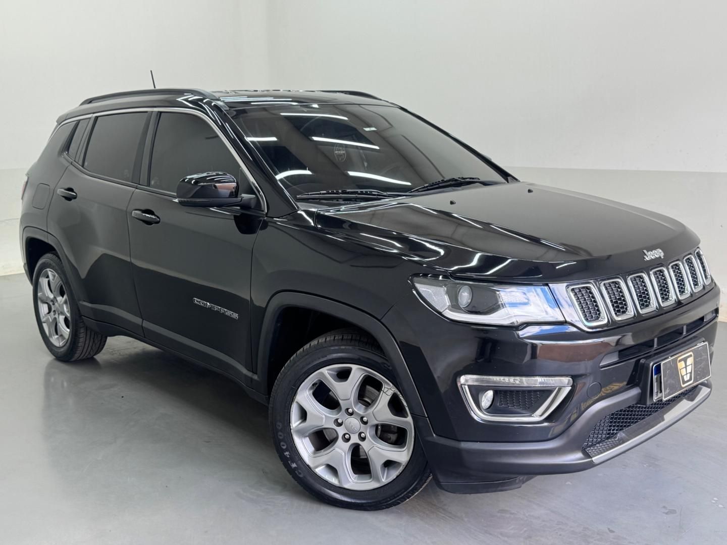 Vista principal de JEEP Compass Longitude 2.0 16v 2019
