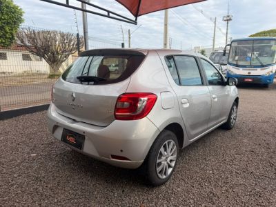 RENAULT Sandero Expression 1.6 2015 - miniatura 8