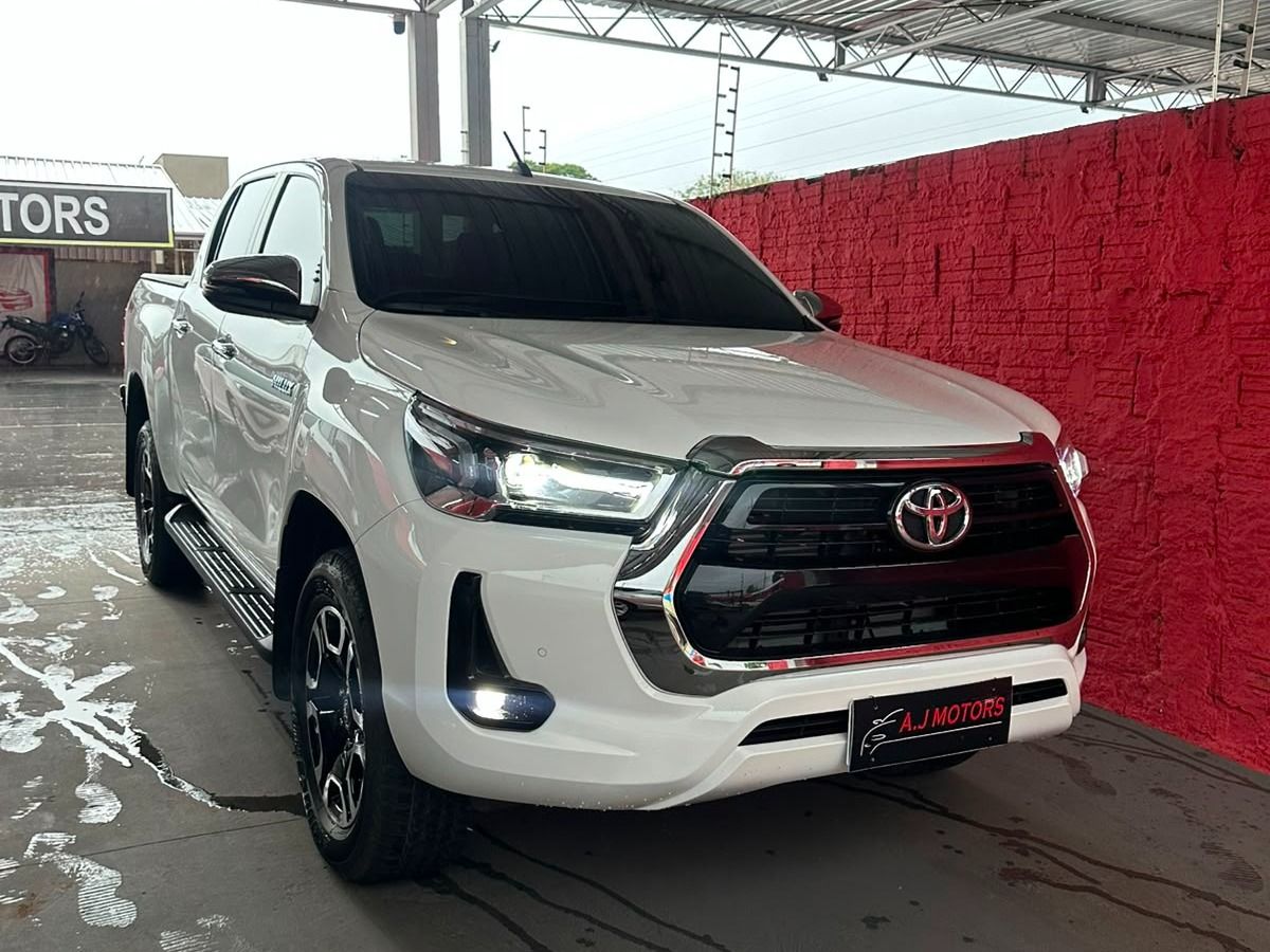 Vista principal de TOYOTA Hilux SRV D4-D 2.8TDi 16v 4X4 C.D. 2026