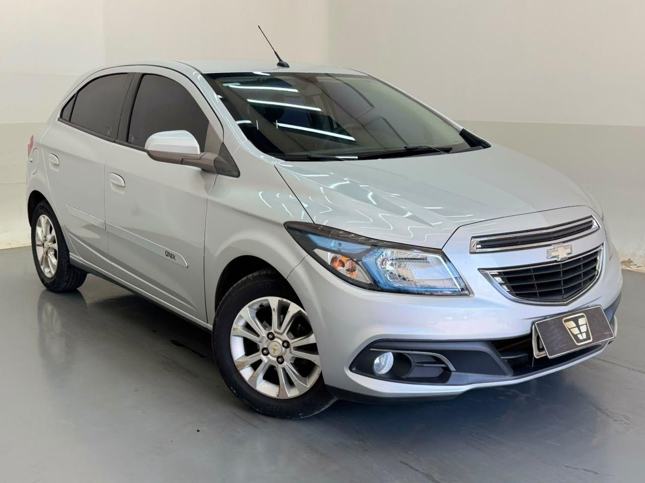 Vista principal de CHEVROLET Onix LTZ 1.4 2015