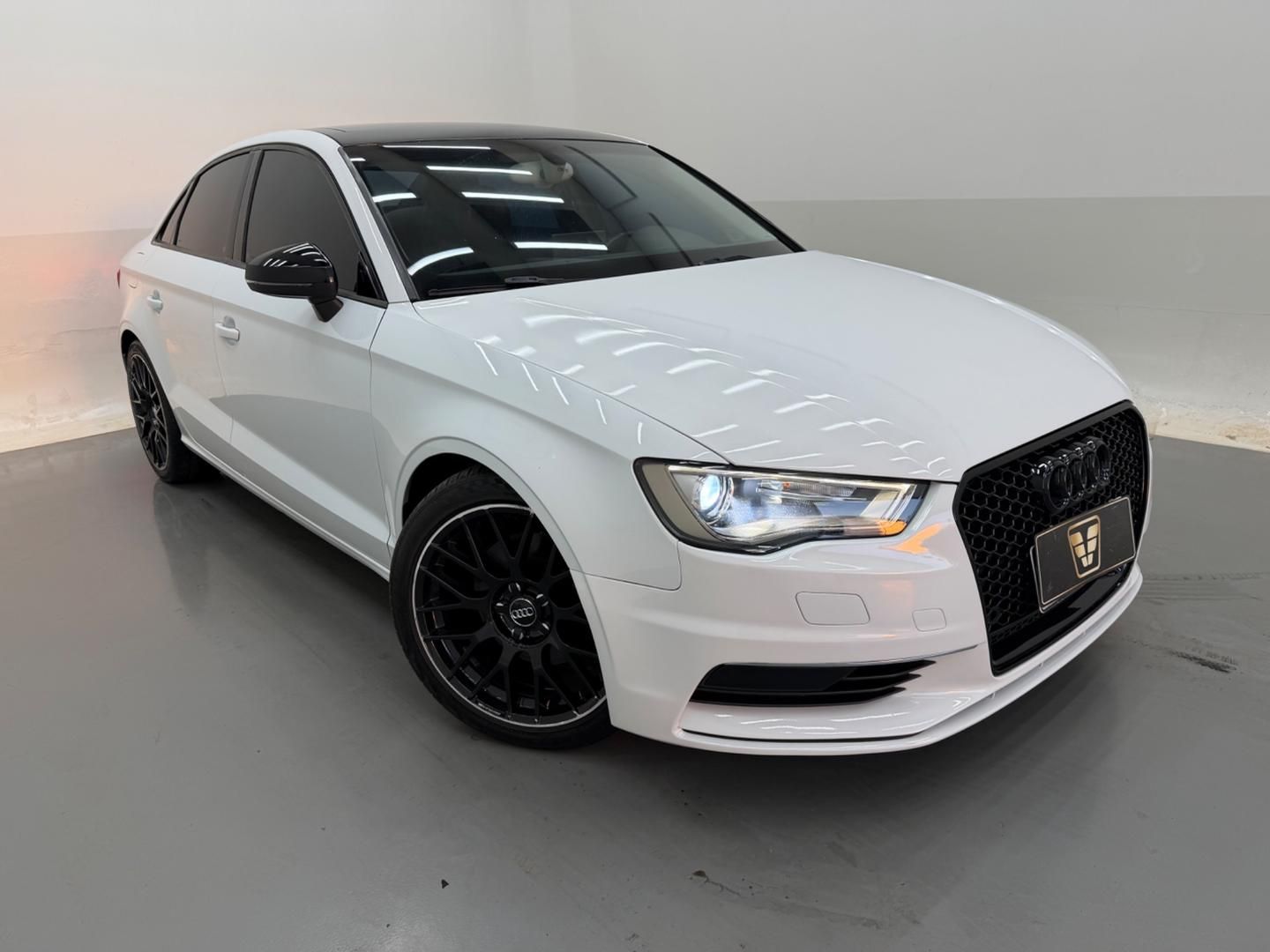 Vista principal de AUDI A3 Sedan Ambition 1.8 TFSi 16v 2015
