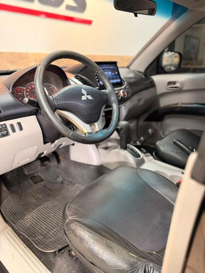 MITSUBISHI L200 Triton HPE 3.2TDi 16v 4X4 C.D. 2010 - miniatura 8