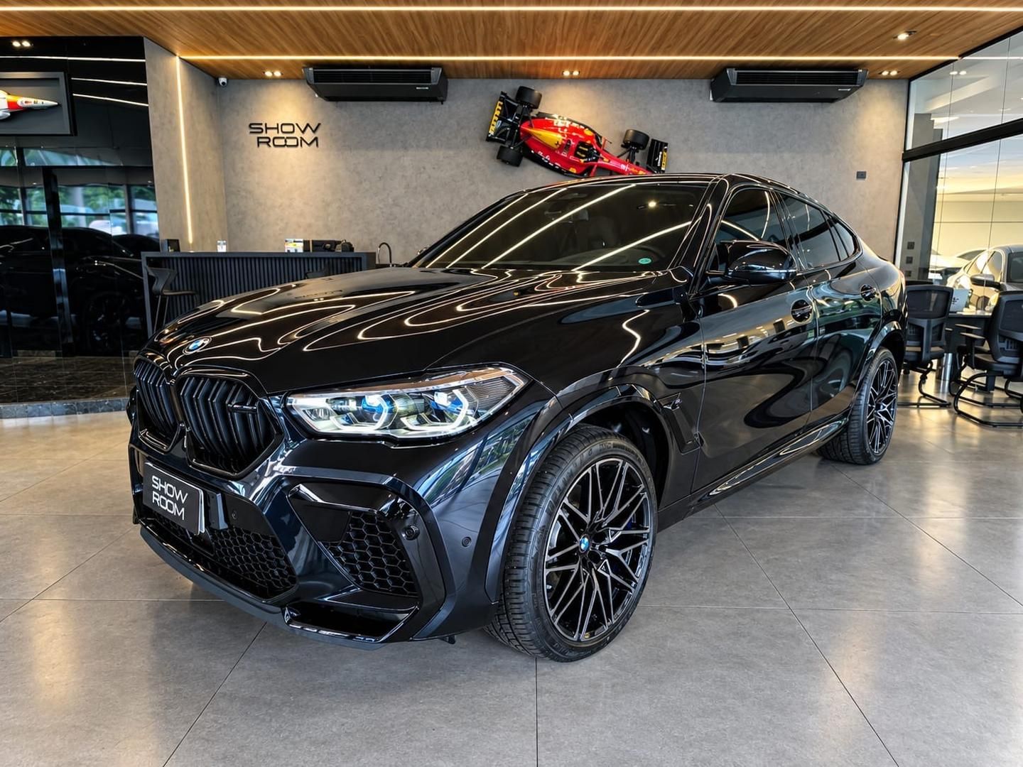 Vista principal de BMW X6 M Competition 4.4T V8 32v 2023
